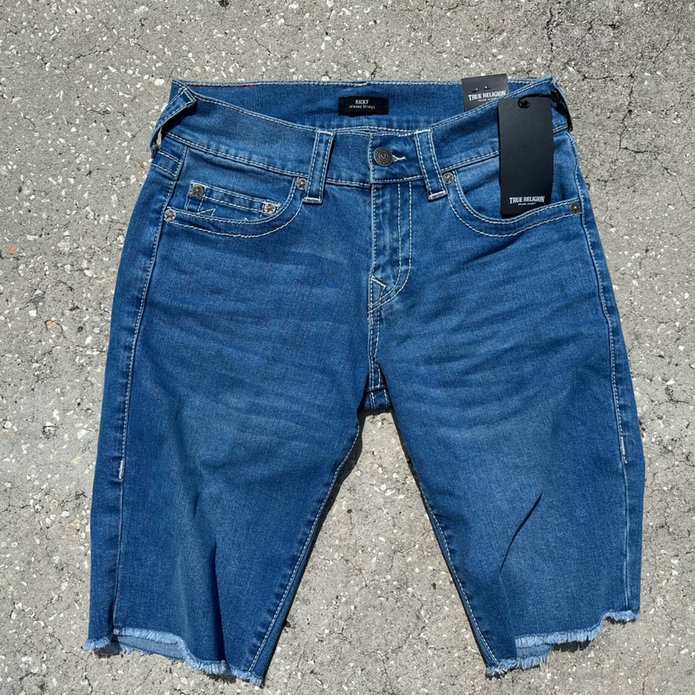 True Religion, Ricky Big T Straight Short